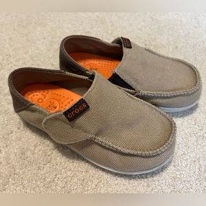 Crocs Santa Cruz Boys Slips On/Velcro size 12/13